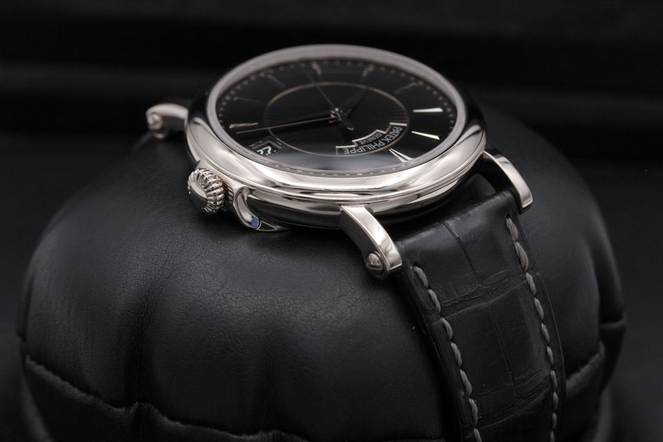 Patek Philippe Calatrava 5153G-001 Image 4